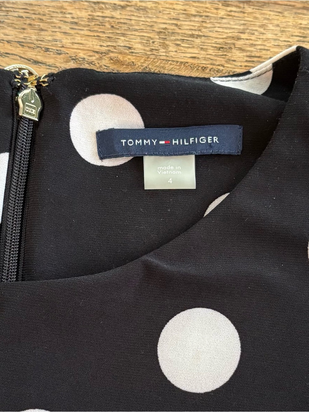Tommy Hilfiger Black and White Polka Dot Cold-Shoulder Dress Size 4 Like New - Picture 7 of 9